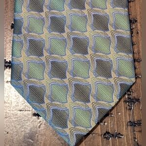 Dona Dona 100% Silk tie